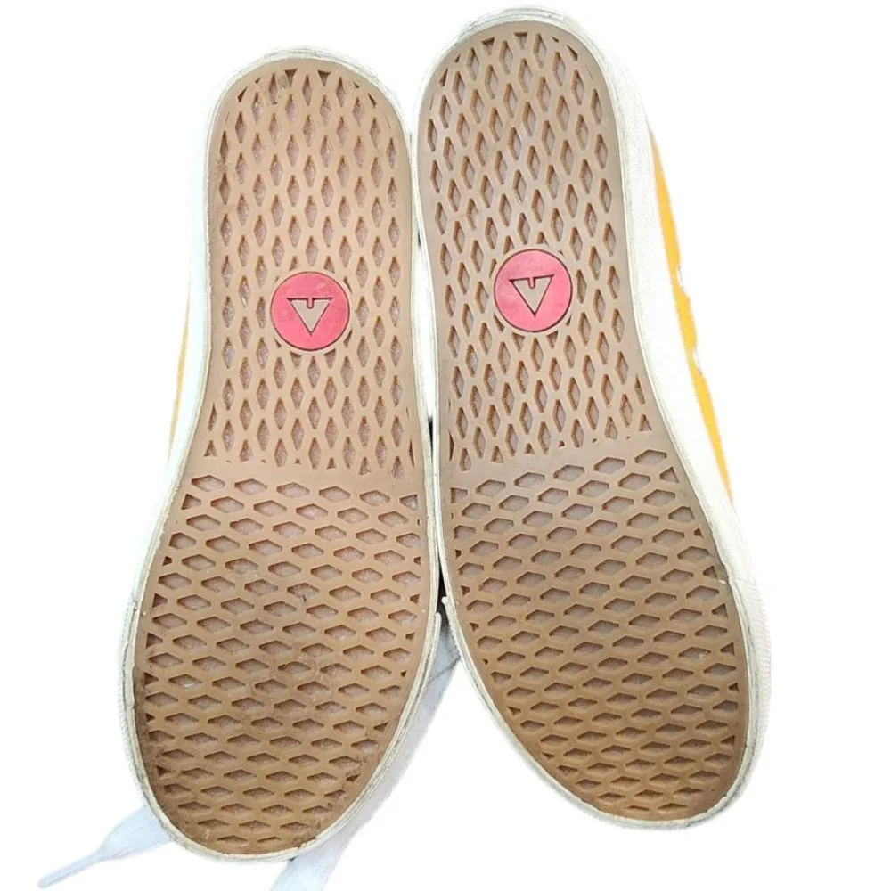 ❤️2/$18 Airwalk Icon sneakers Yellow / White Size 5.5